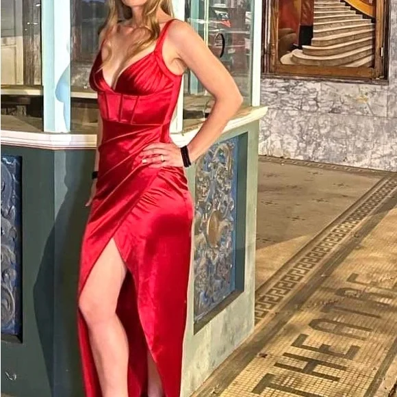 Red Satin Evening Gown NWT Size Large - Picture 4 of 14